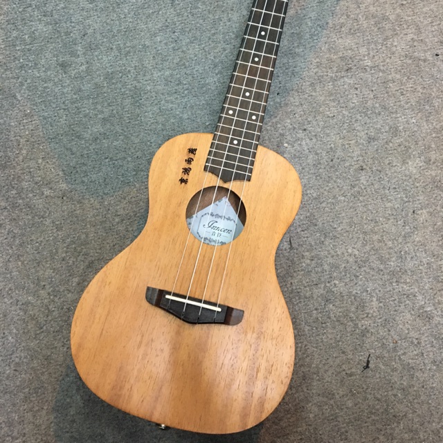 Đàn Ukulele Concert