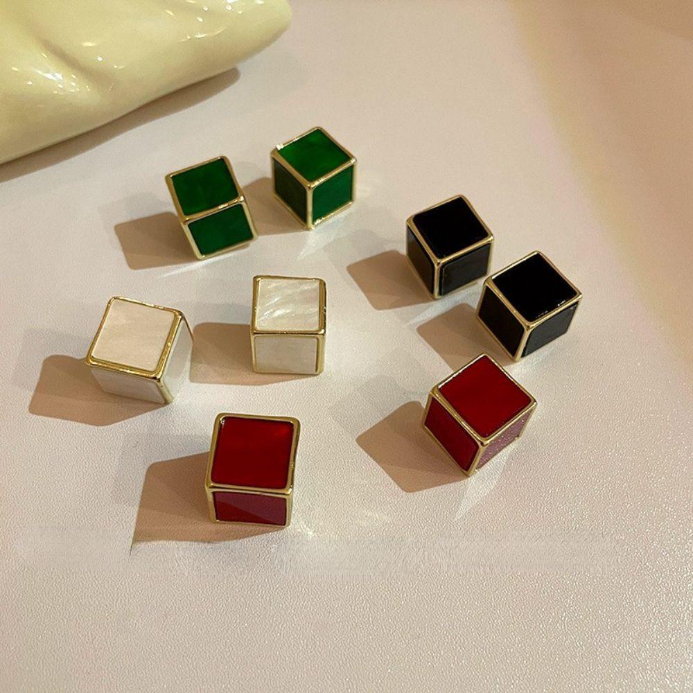 Khuyên Tai Hình Vuông Đơn Giản Phong Cách Vintage Dành Cho Nữ