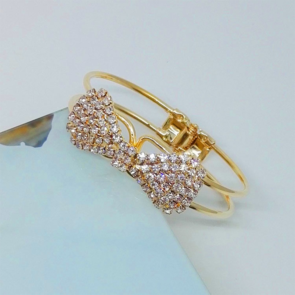 Vòng đeo tay thiết kế sang trọng đính đá nhân tạo thời trang cho nữ