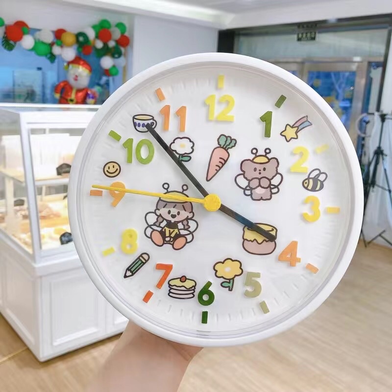 Đồng hồ treo tường DIY tô màu sáng tạo đáng yêu