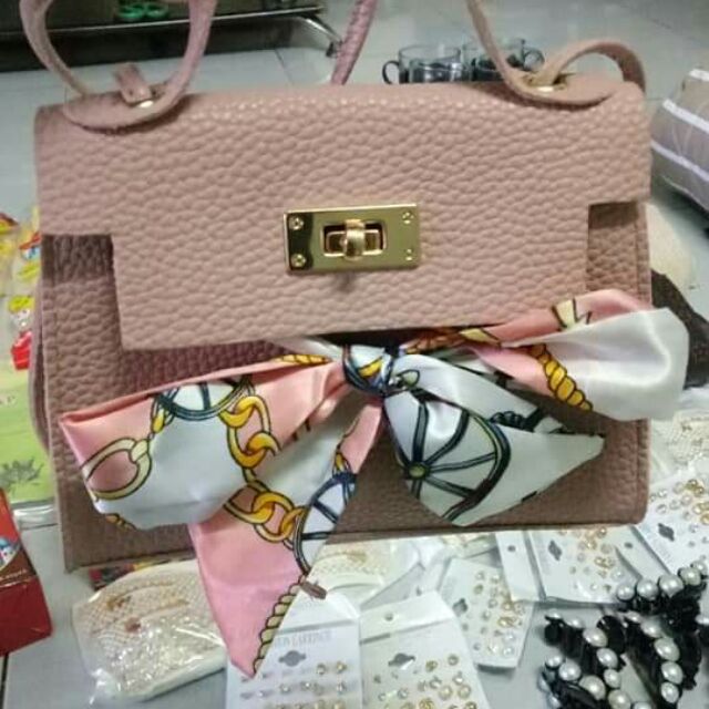 Túi đeo chéo nữ đính nơ xinh xắn