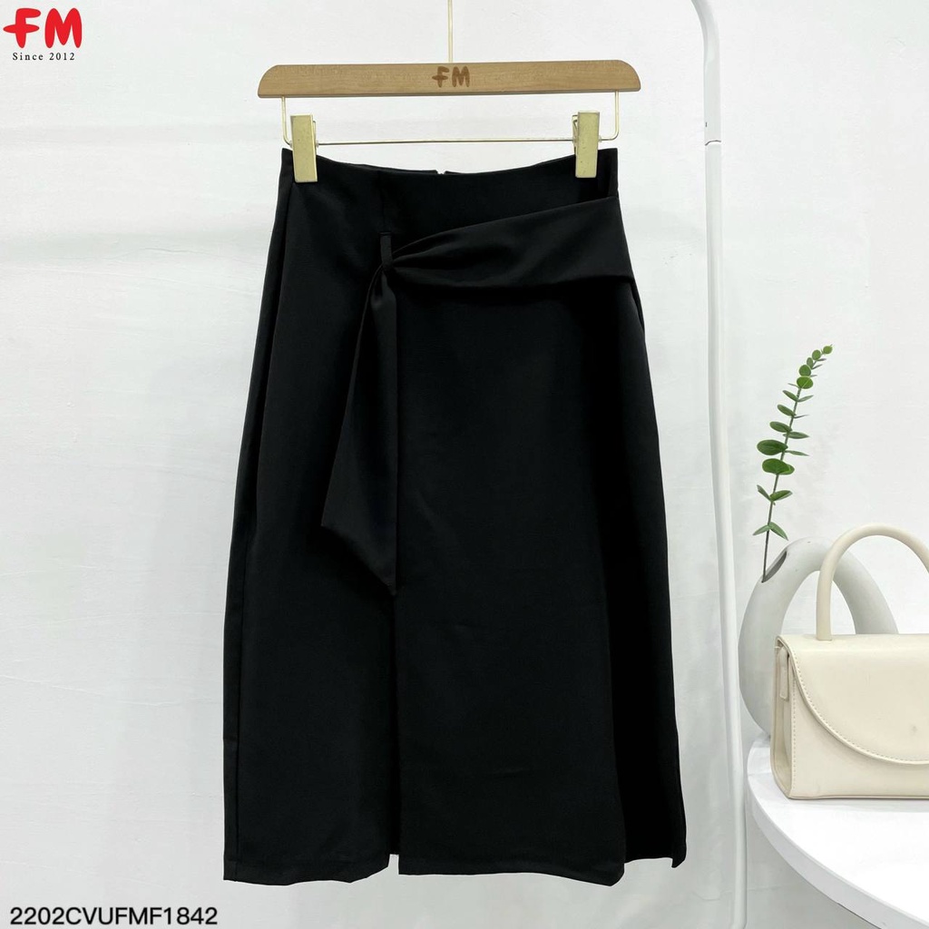 Chân váy công sở FM Style dáng midi trơn basic 2 màu đen be tôn dáng cho nàng thời trang Hàn Quốc 220218450