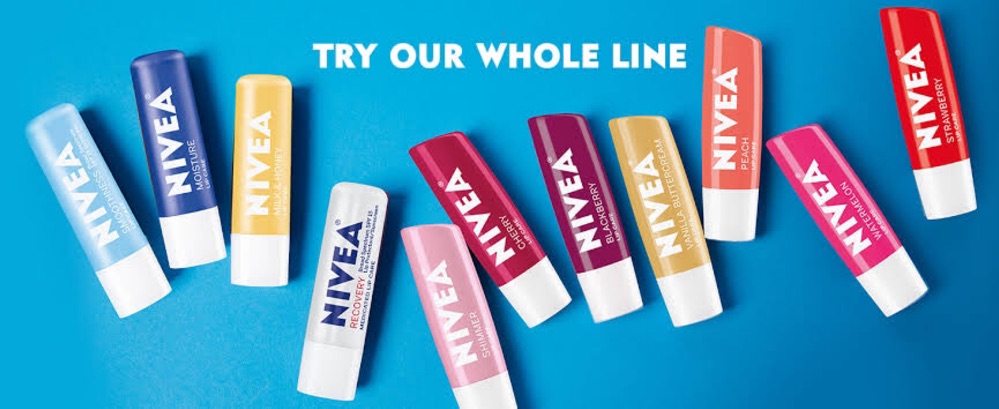 Son dưỡng không màu và có màu Nivea Lip Balm