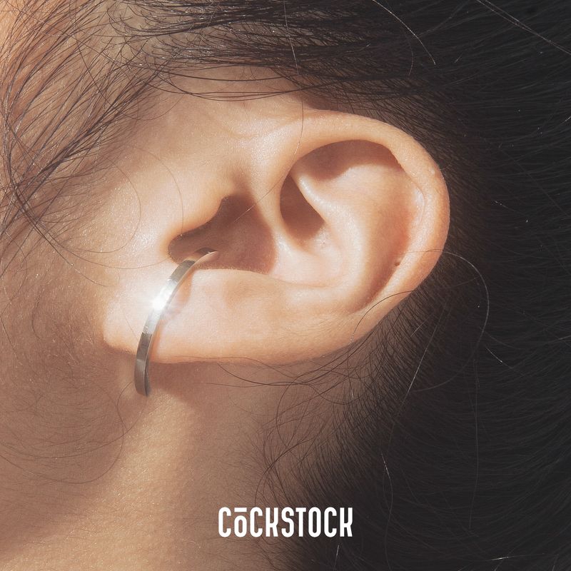 CURVE EARRING ( giá 1 chiếc )