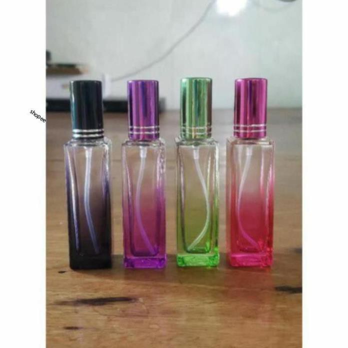 Chai chiết nước hoa vuông 20ml ( màu ngẫu nhiên )