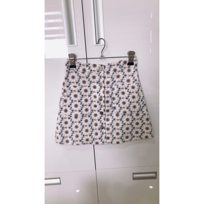 Thanh lý một số chân váy new đồng giá 100k | BigBuy360 - bigbuy360.vn