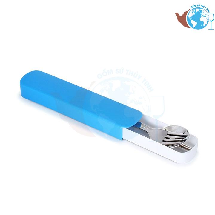 Hộp muỗng đũa nĩa inox hoa văn kèm hộp đựng dễ thương và tiện dụng