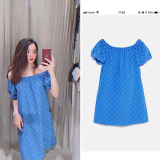 Váy trễ vai xuông dập lỗ zara