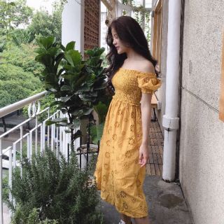 Đầm midi nhún ngực