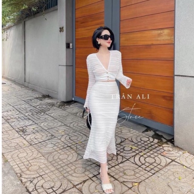 Set ren trắng áo cúc đồng chân váy đuôi cá