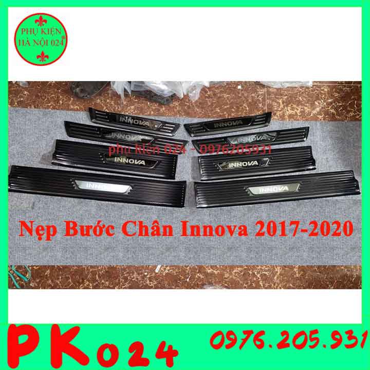 [Innova 2017-2020] Ốp Bậc Cửa, Nẹp Bước Chân Innova 2017-2020 Vân Cacbon