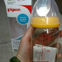 Bình sữa Pigeon Softouch Peristaltic PLUS 160ml. 240ml