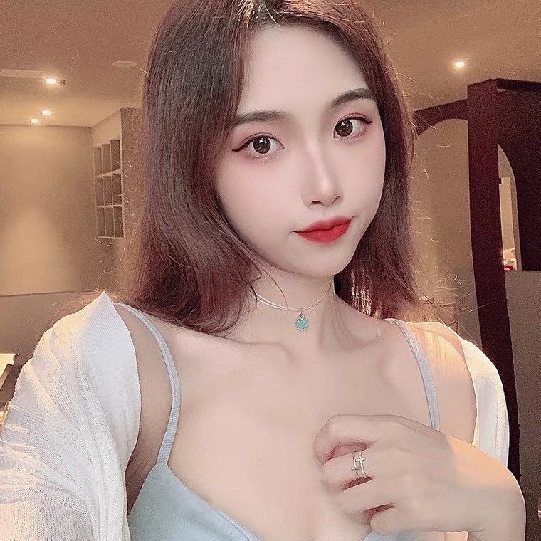 Vòng cổ Ngắn Mặt Trái Tim Màu Xanh Dương
