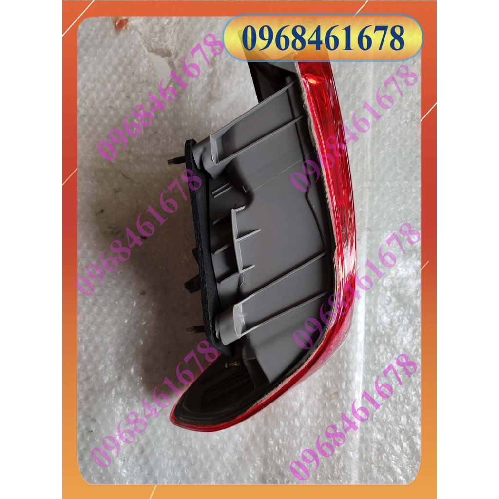 Đèn hậu Altis 10-13