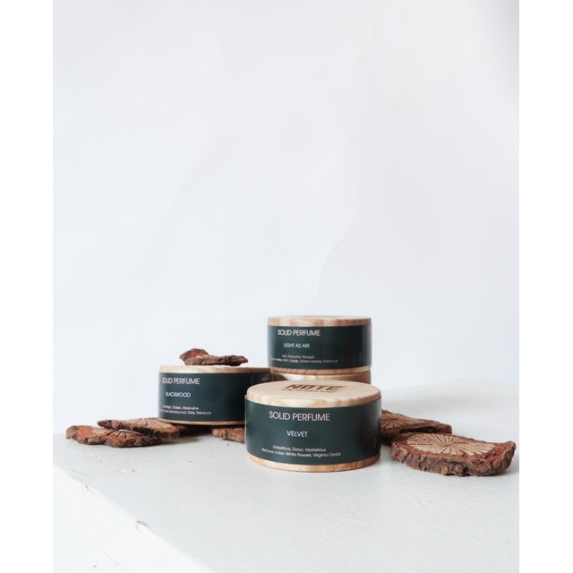 Nước hoa khô thiên nhiên cho da nhạy cảm NOTE - The Scent Lab Solid Perfume 12g