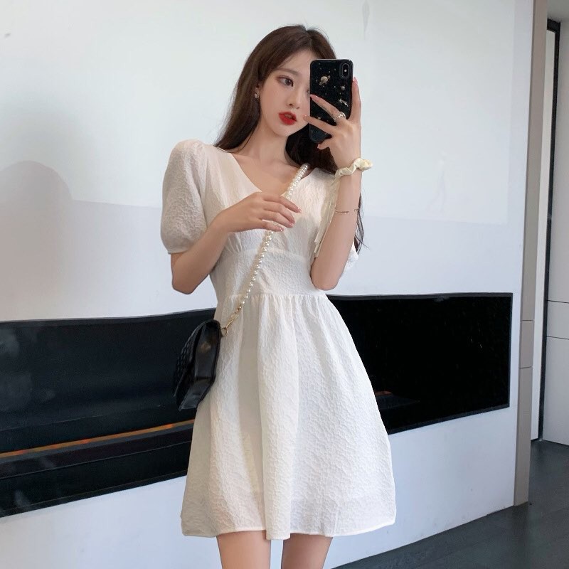 Đầm Ren Ngắn Tay Cổ V 🌸𝙈𝙖̂̃𝙪 𝙃𝙤𝙩 𝙉𝙝𝙖̂́𝙩 𝟐𝟎𝟐𝟏🌸 Với Thiết Kế Đơn Giản, Độc Đáo Dành Cho Nữ | BigBuy360 - bigbuy360.vn