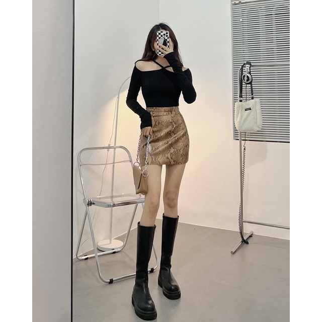 Áo Croptop Khoét Vai Tay Dài Vintage