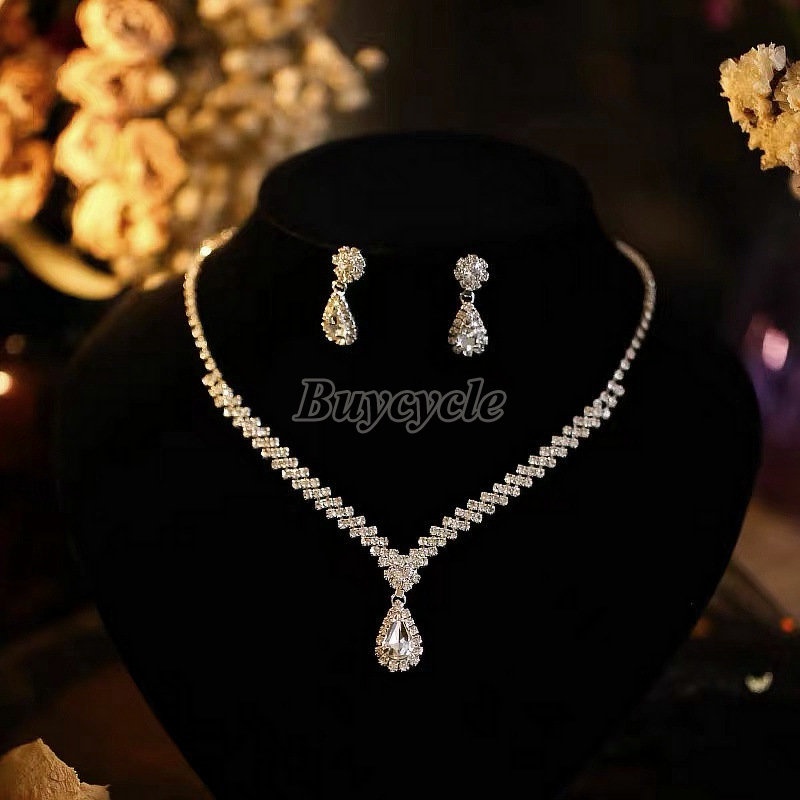 Bộ Vòng cổ Và Khuyên Tai Đính Pha Lê