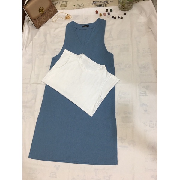 Đầm midi yếm sát nách trơn màu xanh và màu đen | BigBuy360 - bigbuy360.vn