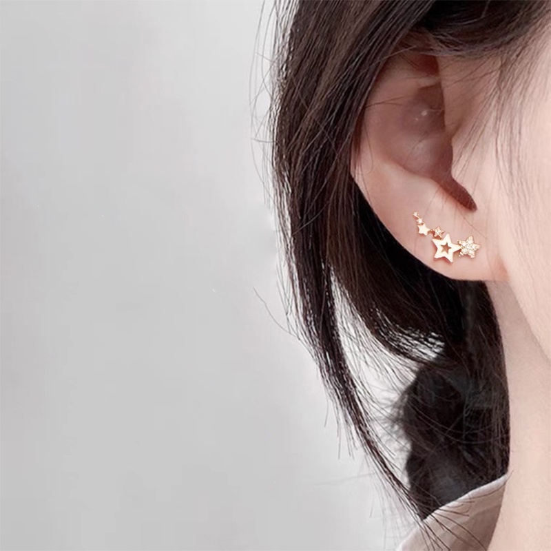 1 Đôi Khuyên Tai Kim Loại Đính Đá Hình Ngôi Sao / Trái Tim Mini Phong Cách Hàn Quốc Cho Nữ