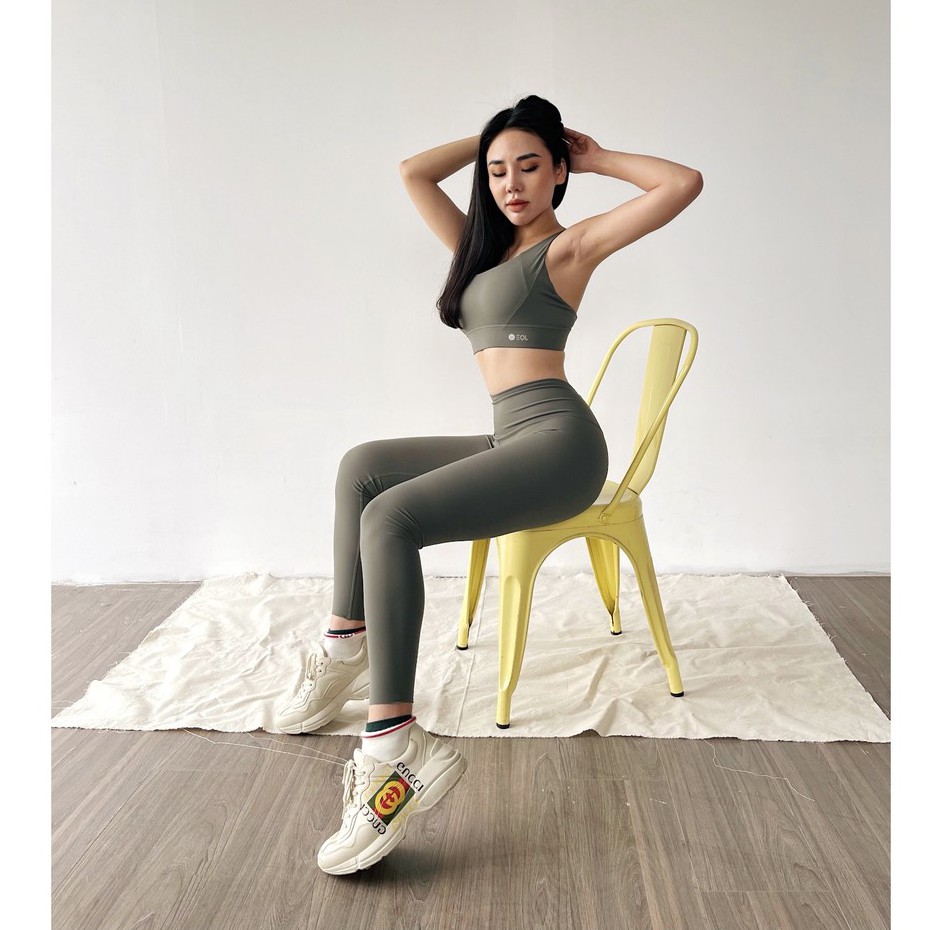 Set đồ tập yoga, đồ tập gym cho nữ quần lưng cao, kèm mút nâng ngực màu Xi Măng EQL APPAREL (Move)