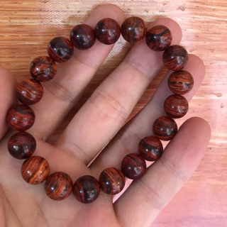 Vòng gỗ sưa lào