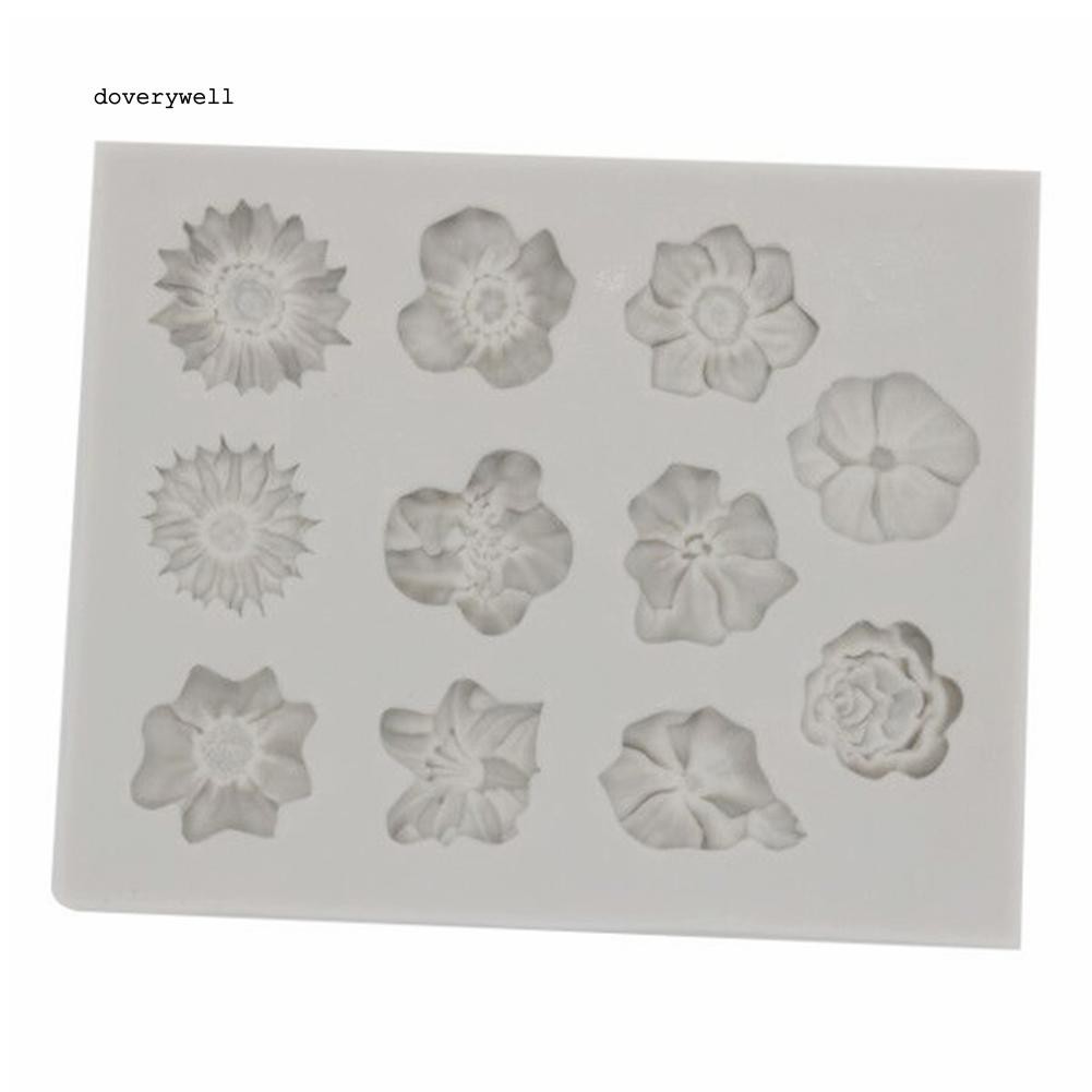 Khuôn làm bánh in hình hoa 11 ngăn từ silicon tiện dụng