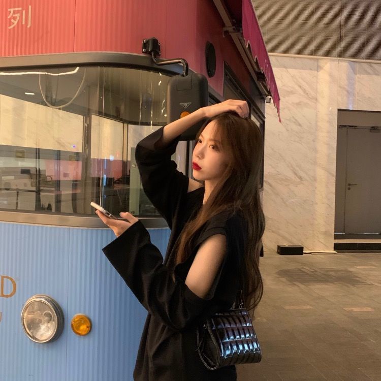 Áo thun dài tay hở vai dáng rộng thời trang xuân thu kiểu Hàn Quốc trẻ trung 2021 cho nữ