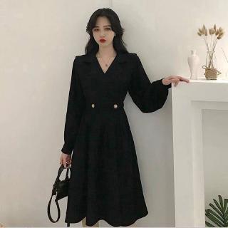 Váy Đen Dài Tay Cổ Chữ V