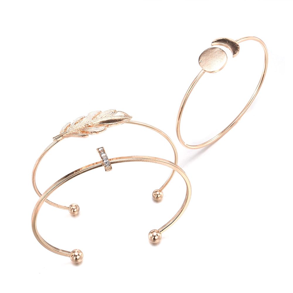 Bộ 5 vòng đeo tay mạ vàng kiểu dáng tinh tế dành cho bạn nữ