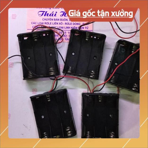 . Bộ khay đựng 3 viên pin 1.5V giá cho 5 chiếc ..