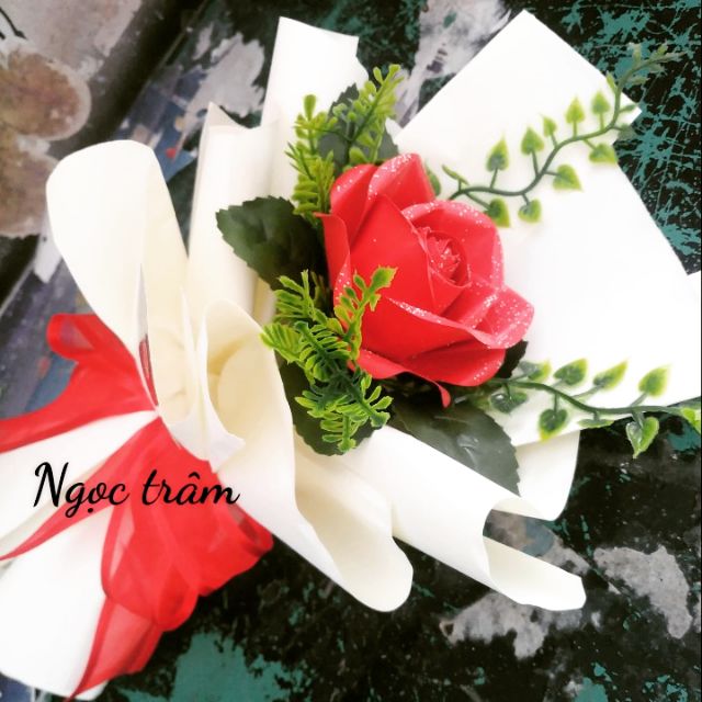 Bó hoa mỹ thuật 1 bông siêu to sang chảnh và bó 1 bông hồng sáp thơm vĩnh cữu  15 đến 350000d shop cũng cấp sỉ lẻ hoa lễ