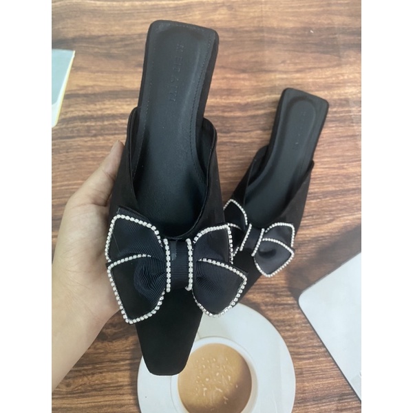 Sục bệt Nơ kết xoàn H2STORE chất xịn , hàng đẹp từng cm.