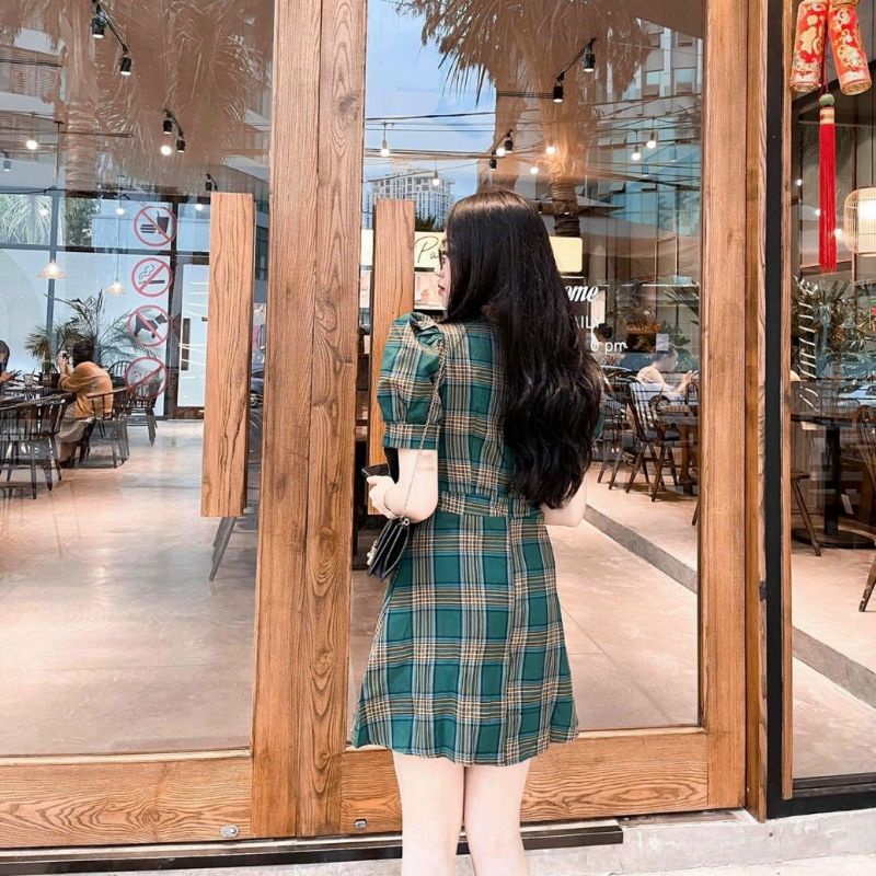 Đầm caro cổ vuông nơ ngực