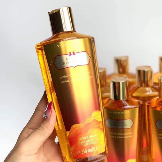 Sữa tắm Amber Romance Victoria's Secret