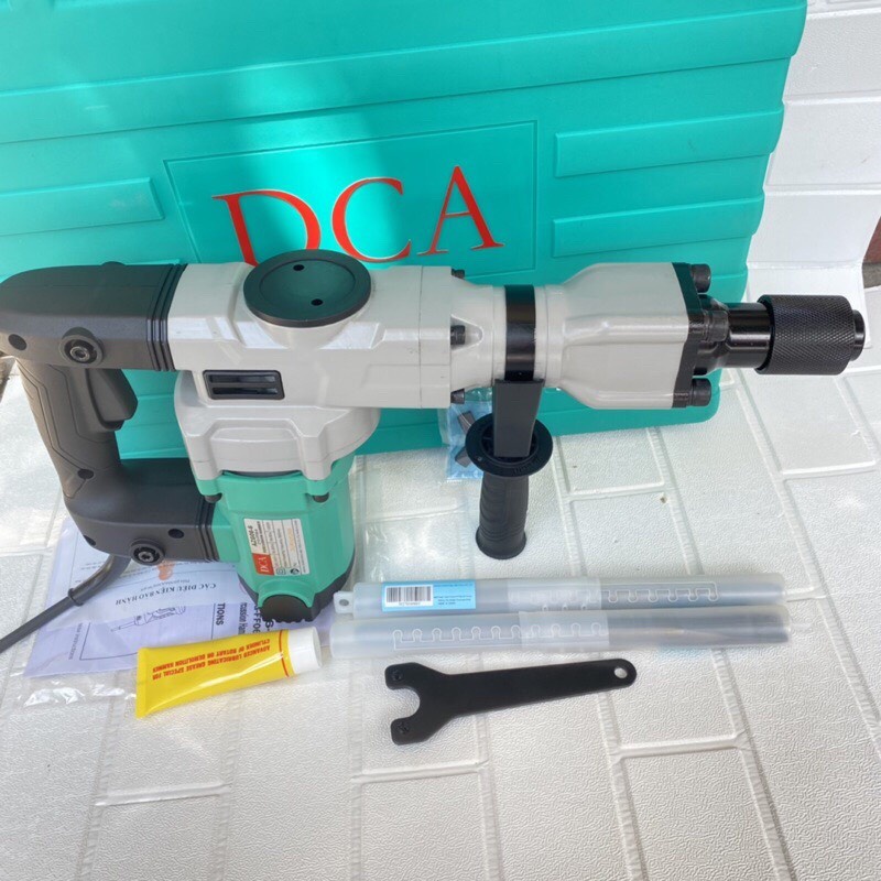 Máy đục bê tông DCA AZG06-6 17mm - máy chuyên đục bê tông 17 ly kèm mũi - AZG06-6