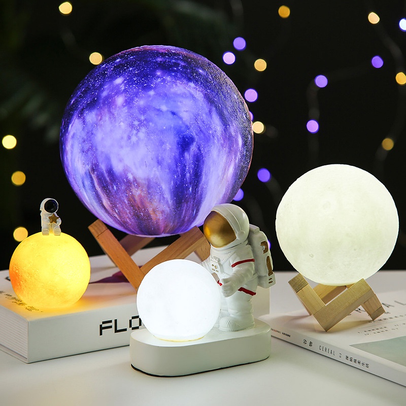 Đèn Ngủ Phi Hành Gia Mặt Trăng - Đèn Ngủ Để Bàn 3D Thiết Kế Độc Đáo Trang Trí Phòng Ngủ Ánh Sáng Ấm Áp Lãng Mạn