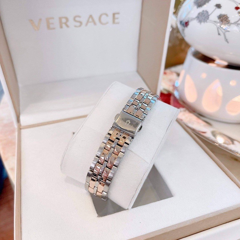 Đồng hồ nữ Bulova chạy pin .