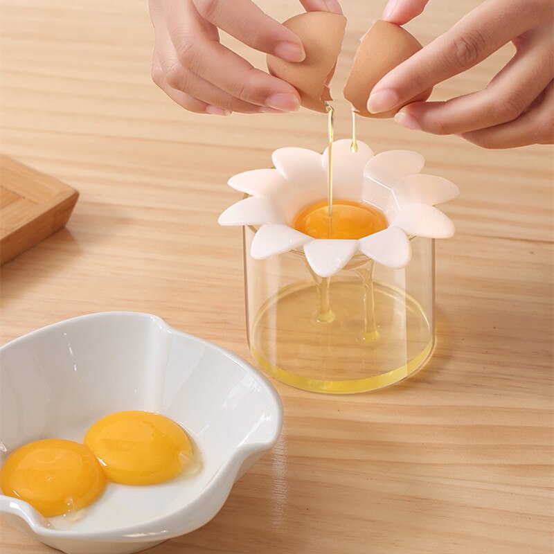 Dụng cụ tách lòng đỏ và lòng trắng trứng