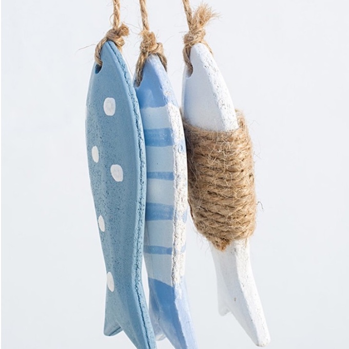 Chùm cá gỗ nhí trang trí phong cách địa trung hải