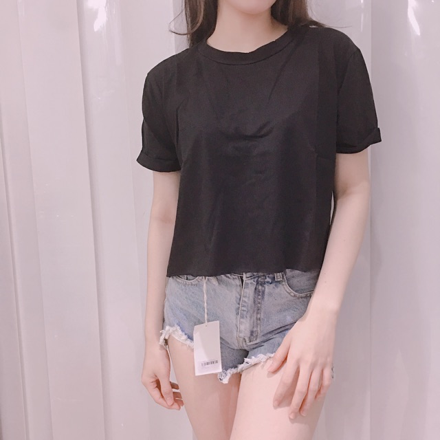 Áo Croptop trơn 2 màu đen trắng LOVI