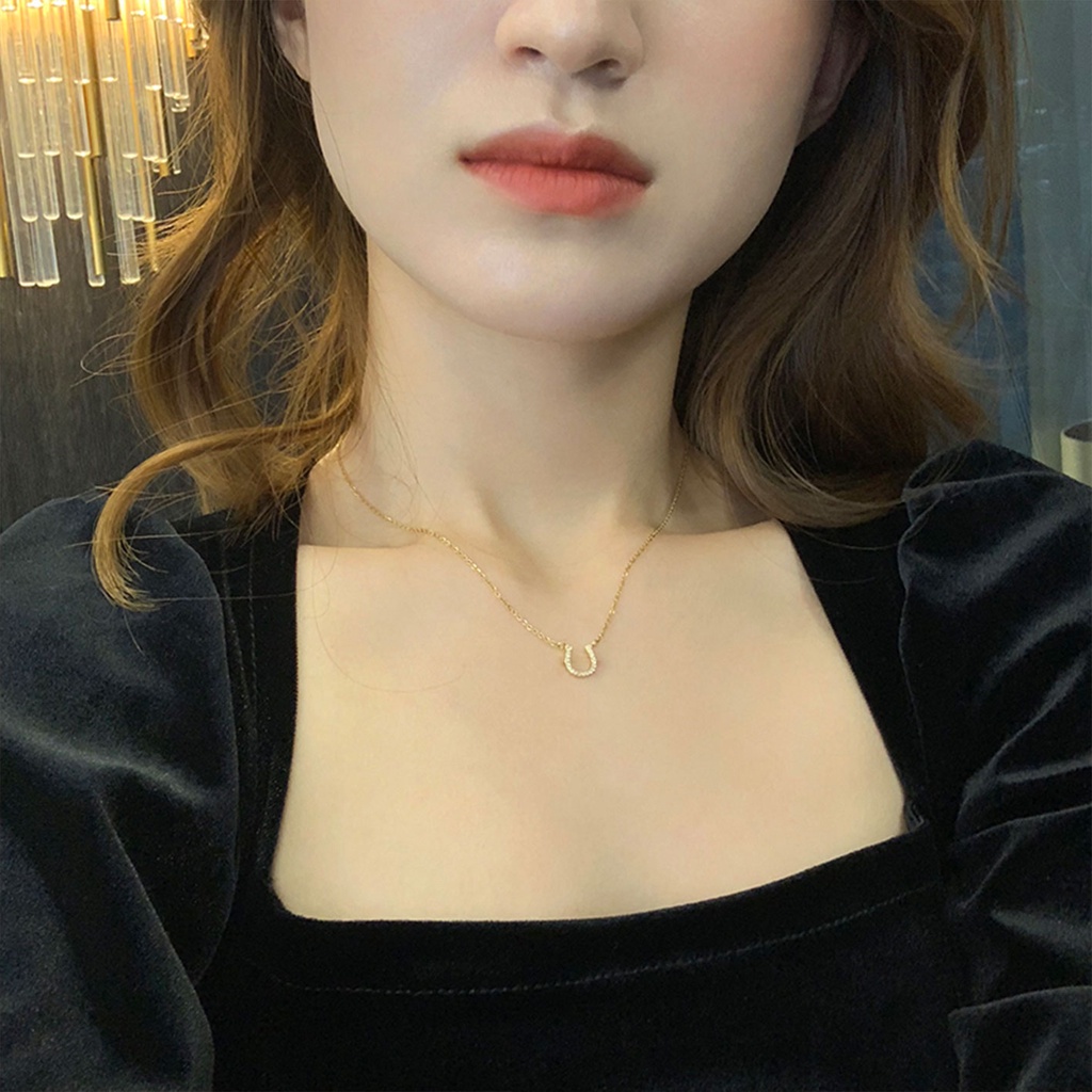 Dây Chuyền Thép Titan Mặt Hình Chữ U Đính Đá Zircon Không Phai Phong Cách Phương Tây Dành Cho Nữ