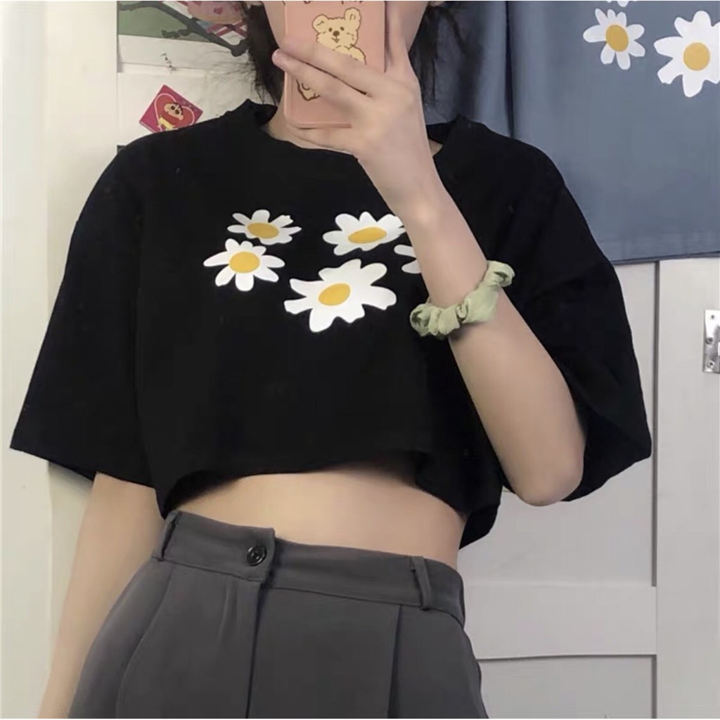 Áo croptop form rộng in hình hoa cúc tròn cực xinh