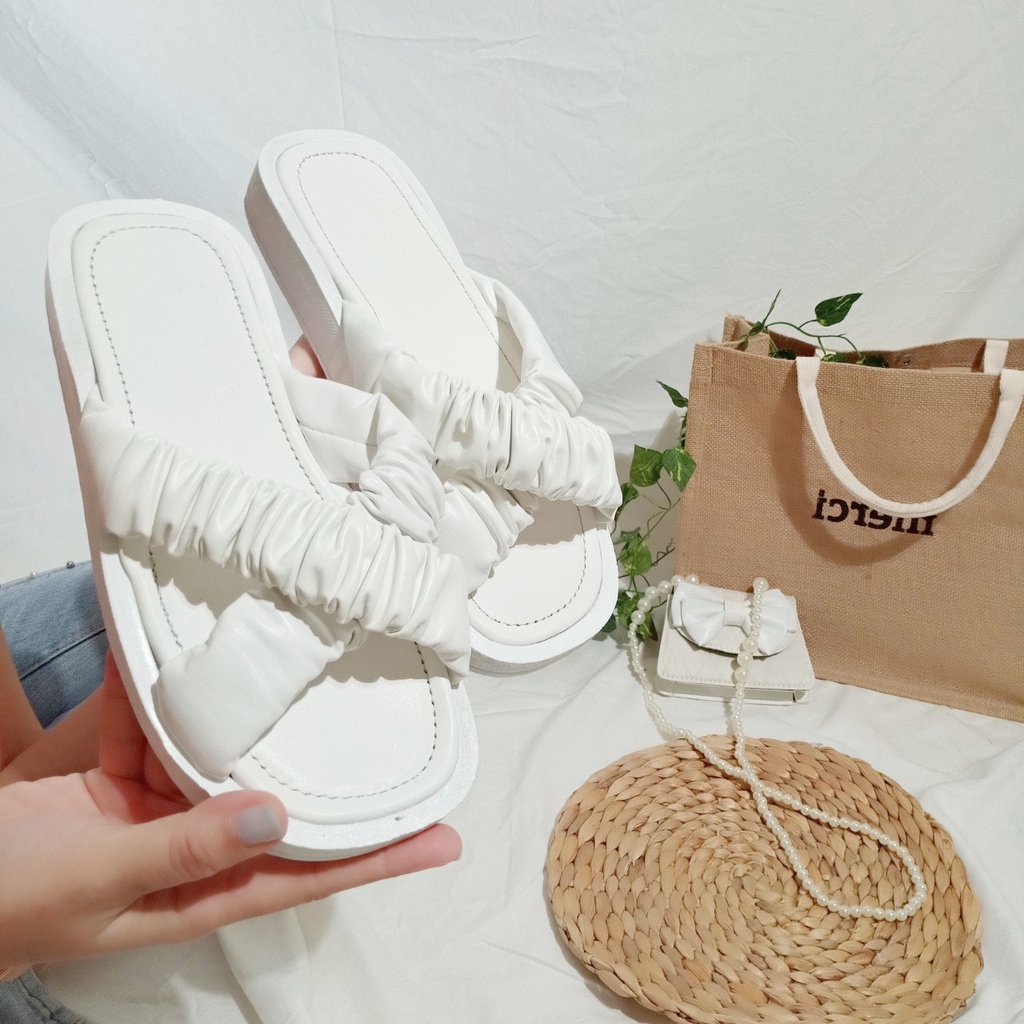 Dép bánh mì nữ màu trắng quai bèo chéo đế dày sang chảnh