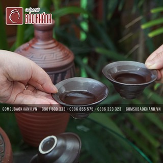 Chén uống ruou sứ Bát Tràng phong cách kiếm hiệp, sang trọng, cao cấp.