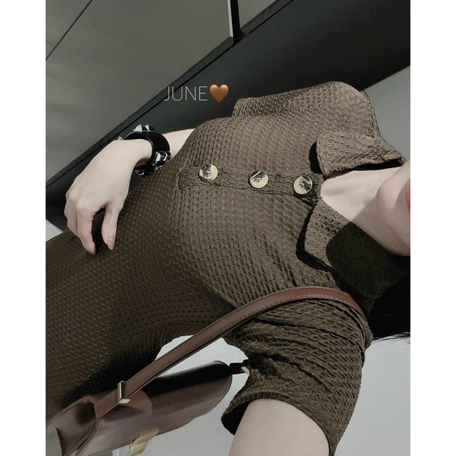 Váy body nâu cô bẻ đầm dáng dài chất tăm co giãn tốt-Minxy shop