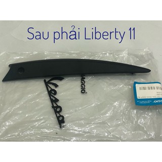 Nẹp hông phải Liberty 11 nhựa đen