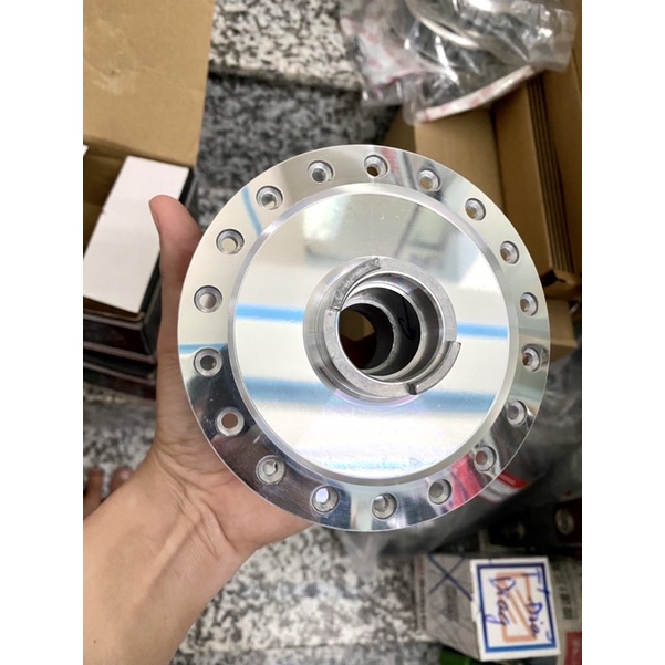 Đùm trước  waveS110/Yamaha thắng đĩa mạ Crom sáng bóng
