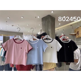 Áo Thun Croptop Thêu Trái Tim Viền Cổ Basic Style