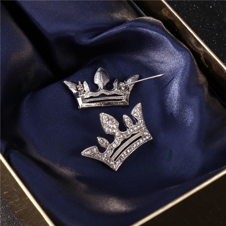 Ghim cài áo Vest Nam Lapel Pin Vest nam thời trang hình vương miện đính hạt đá GH-220 {Phụ kiện Vest Nam - AdamZone}